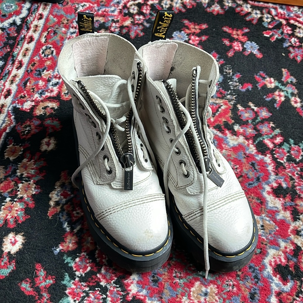 Dr. Martens Platform Sinclair